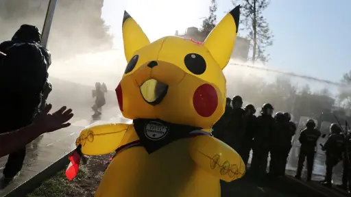 tia-pikachu-personaje-protestas-chile, 