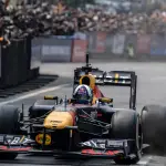 David Coulthard, David Coulthard performs in the RB7 on Bandra Bandstand during the Red Bull Showrun in Mumbai, India on March 12, 2023 // Predrag Vuckovic / Red Bull Content Pool // SI202303120225 // Usage for editorial use only //