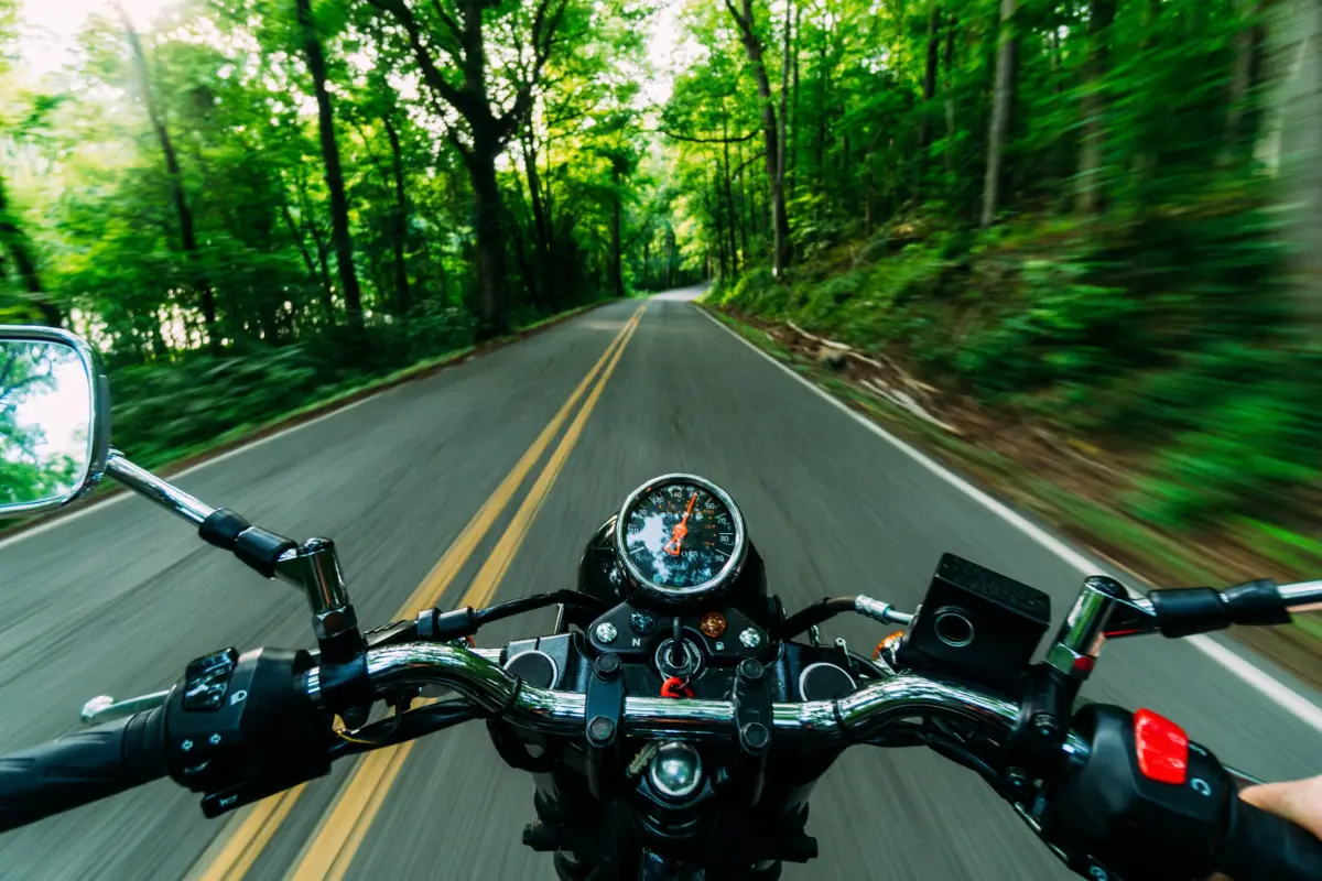 Las mejores rutas para recorrer en moto