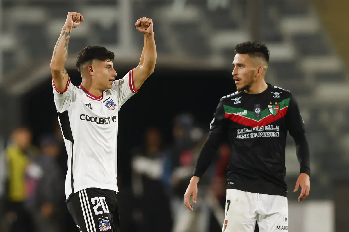 Colo Colo vs Palestino, campeonato 2023, Futbol, Colo Colo vs Palestino.Fecha 11, campeonato Nacional 2023.El jugador de Colo Colo Alexander Oroz, izquierda, celebra su gol contra Palestino durante el partido de primera division disputado en el estadio Monumental en Santiago, Chile.23/04/2023