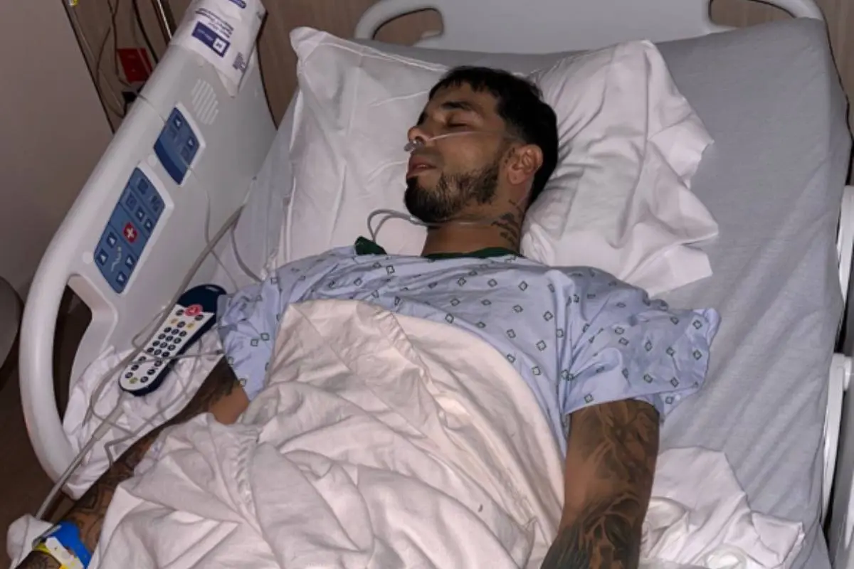 Anuel AA es internado de urgencia y le realizan cirugía