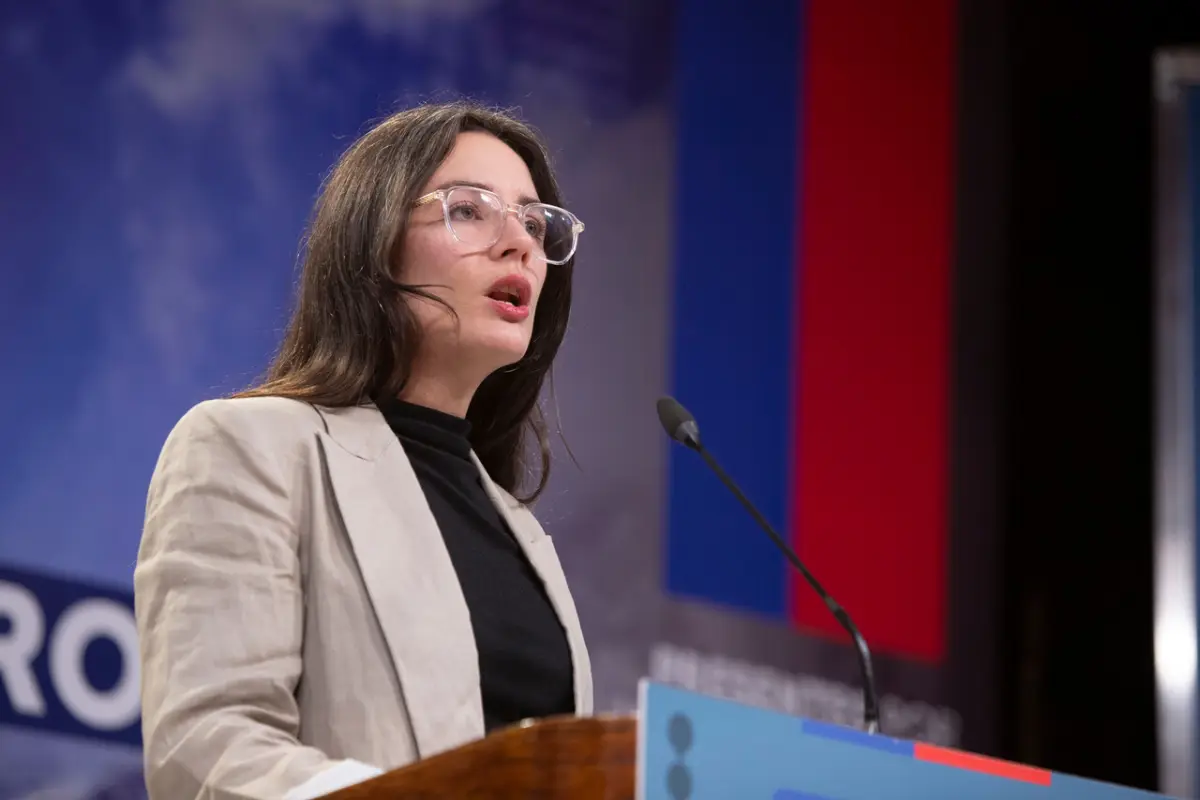 A_UNO_1514528, Agencia Uno