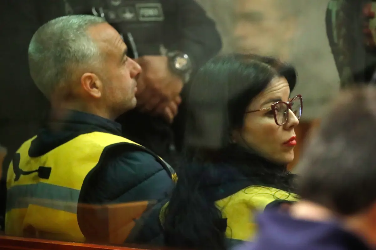 Comienza juicio oral contra Francisco Solar y Monica Caballero por caso explosivos, Santiago, 18 de julio de 2023Comienza juicio oral de los imputados Francisco Solar y Monica Caballero, por envío de explosivos a exministro Rodrigo Hinzpeter, Comisaría Huechuraba y atentado al edificio Tánica en Vitacura. Jonnathan Oyarzun/Aton Chile