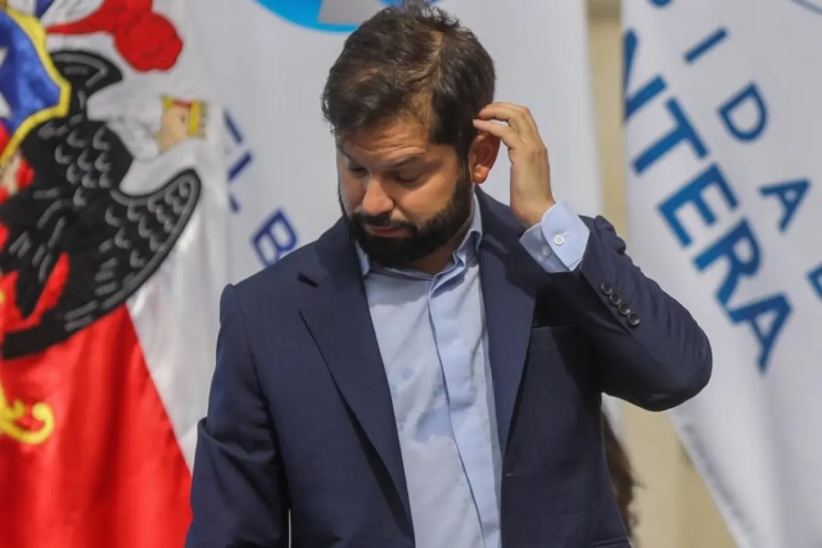 Gabriel Boric, Agencia Uno