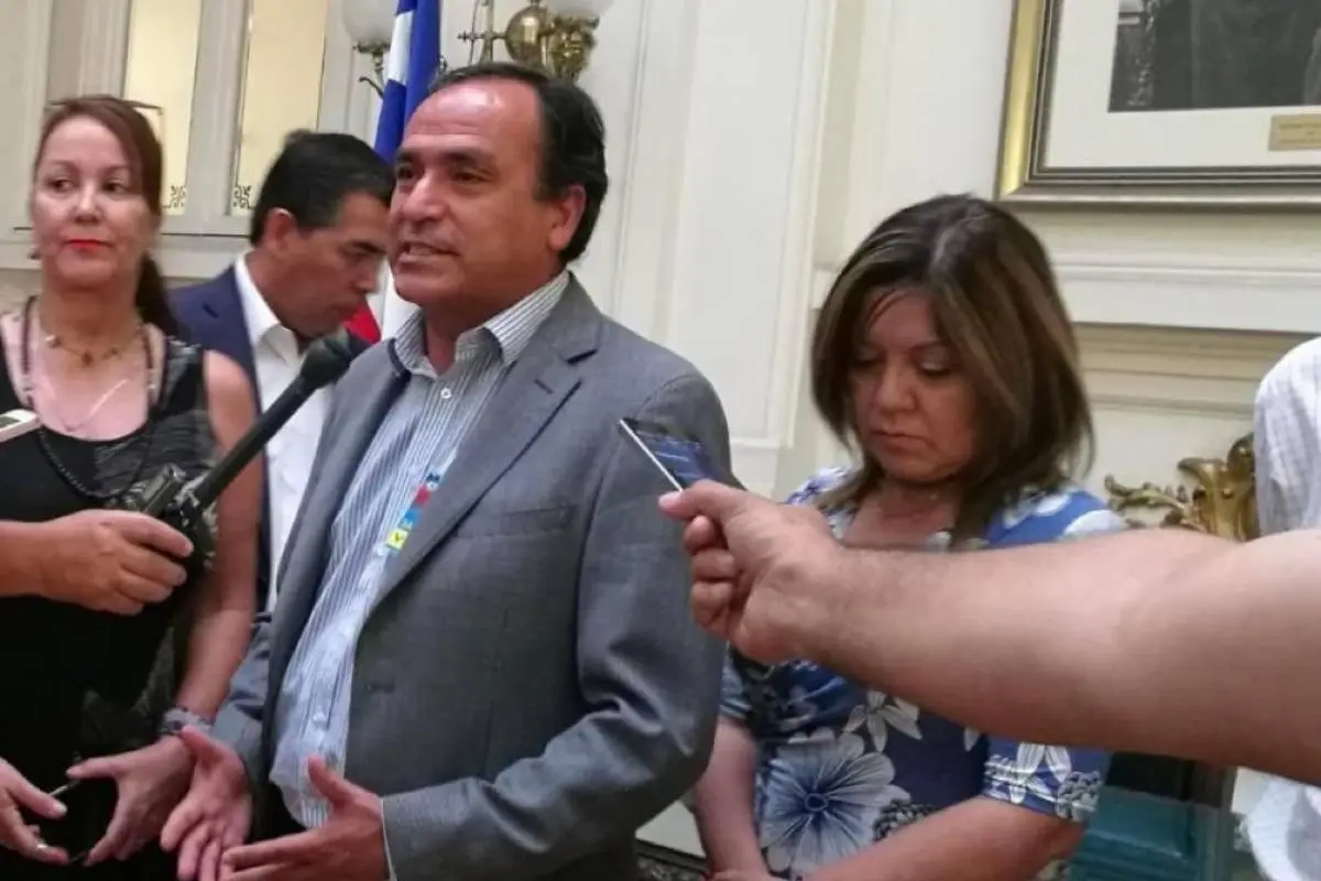 IMAGEN LA HORA (100), 