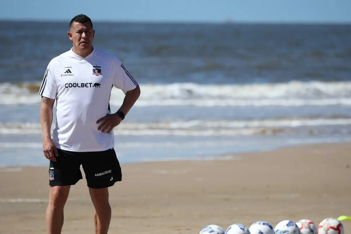 Jorge Almirón en la pretemporada de Colo Colo en Uruguay