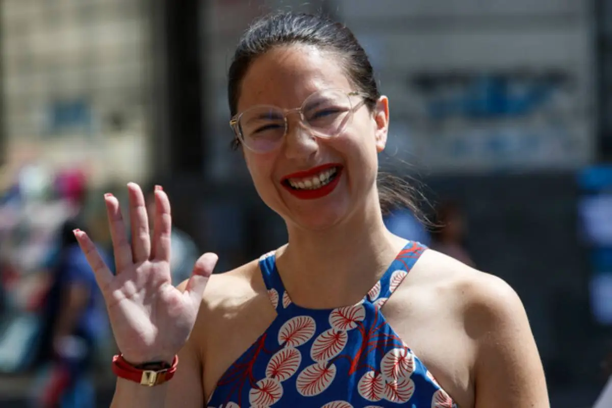 Irací Hassler, Agencia Uno