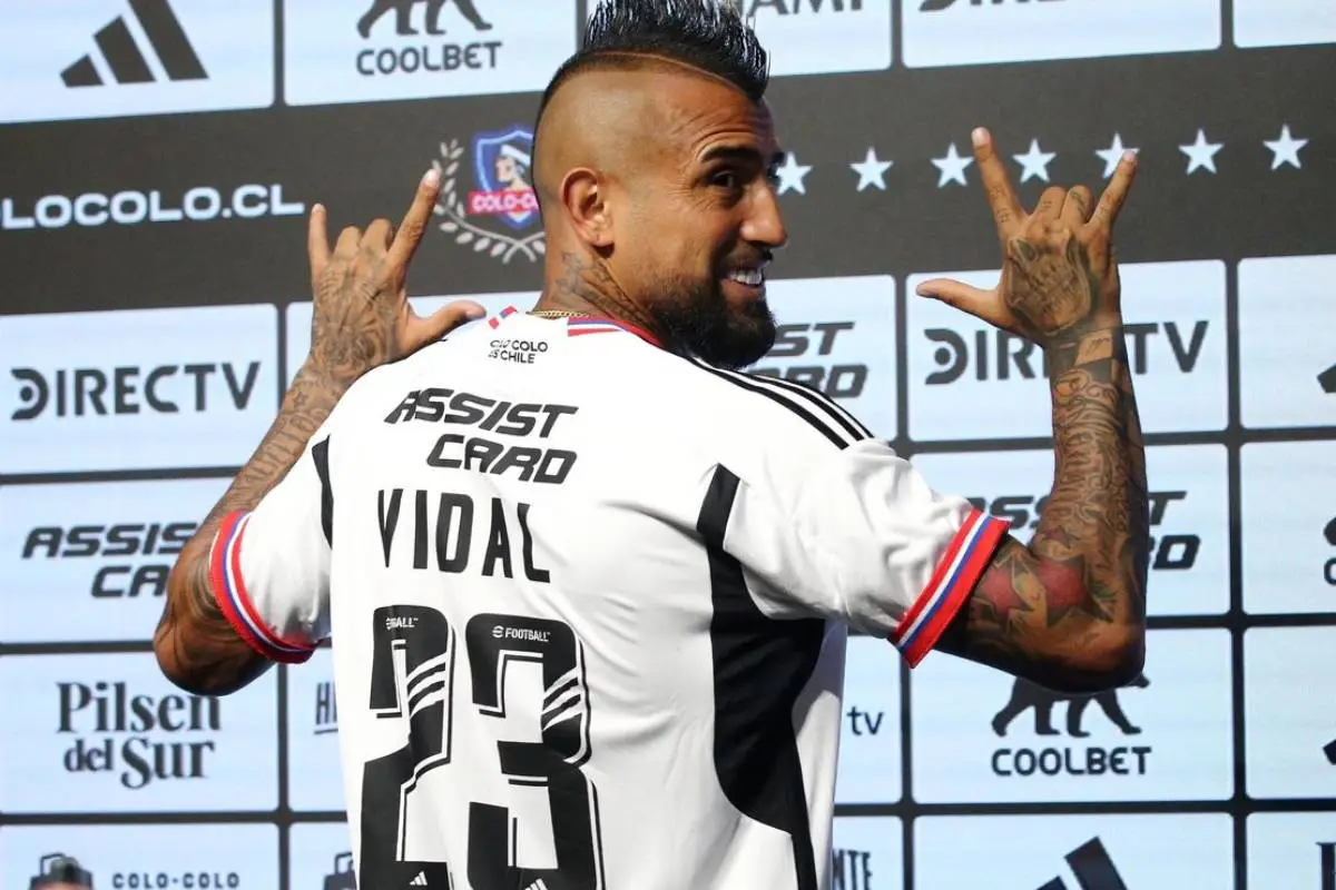 Arturo Vidal, Agencia Uno