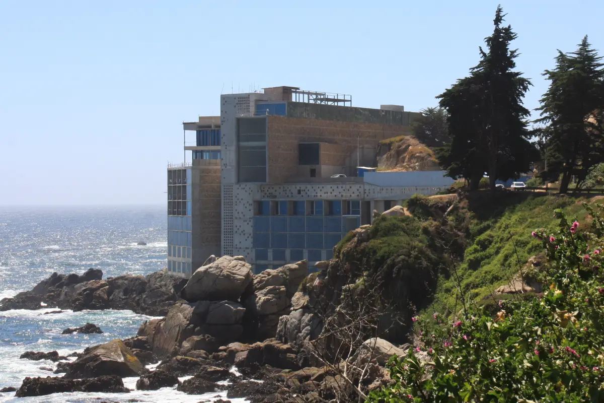 Hotel Punta Piqueros de Concón, Agencia Uno