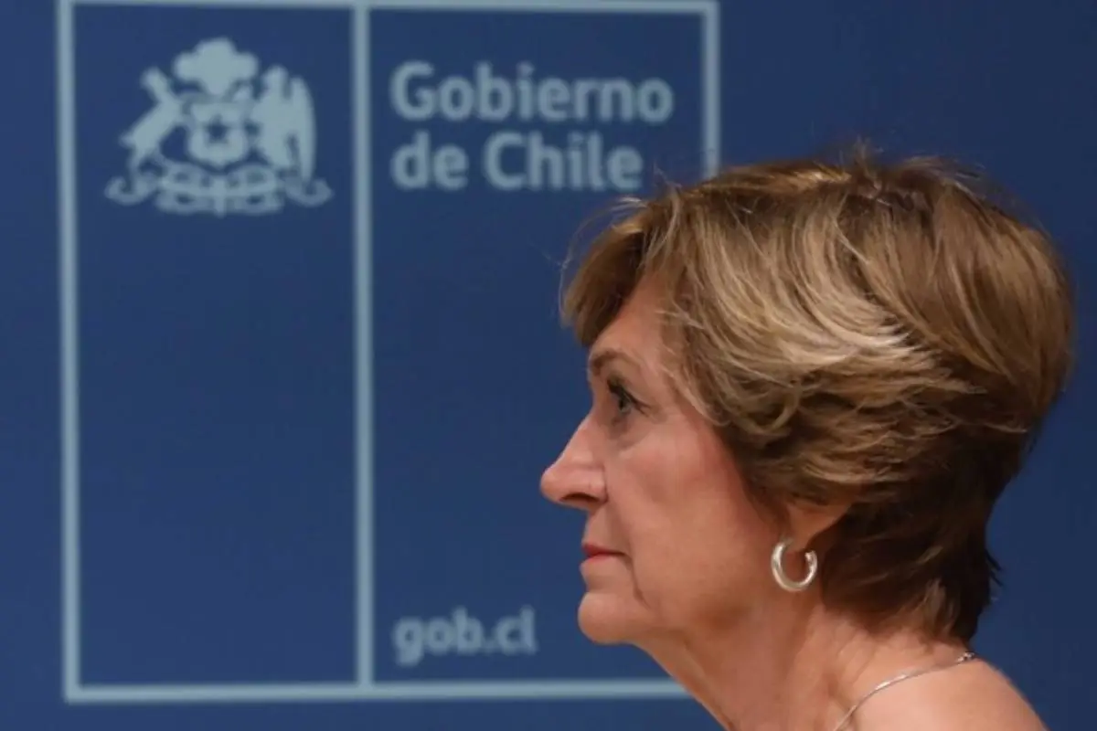 evelyn matthei, Agencia Uno