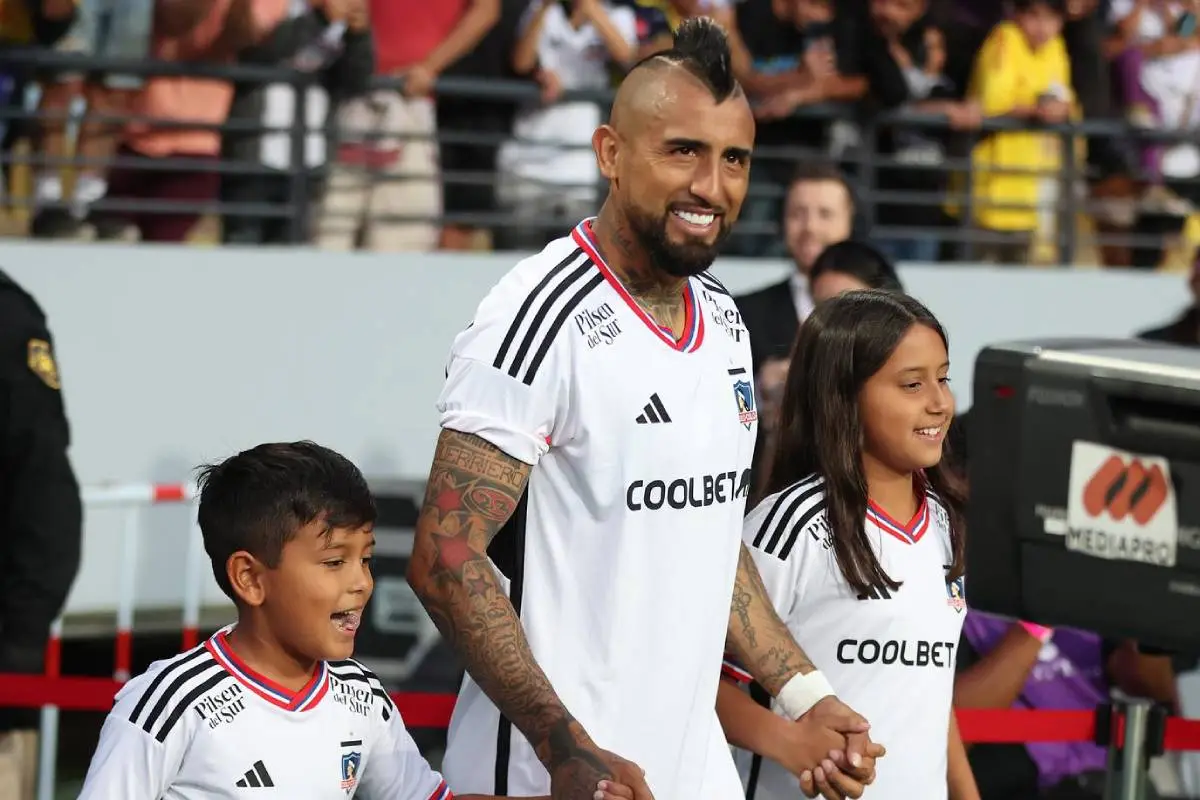 Arturo Vidal, Redes Sociales