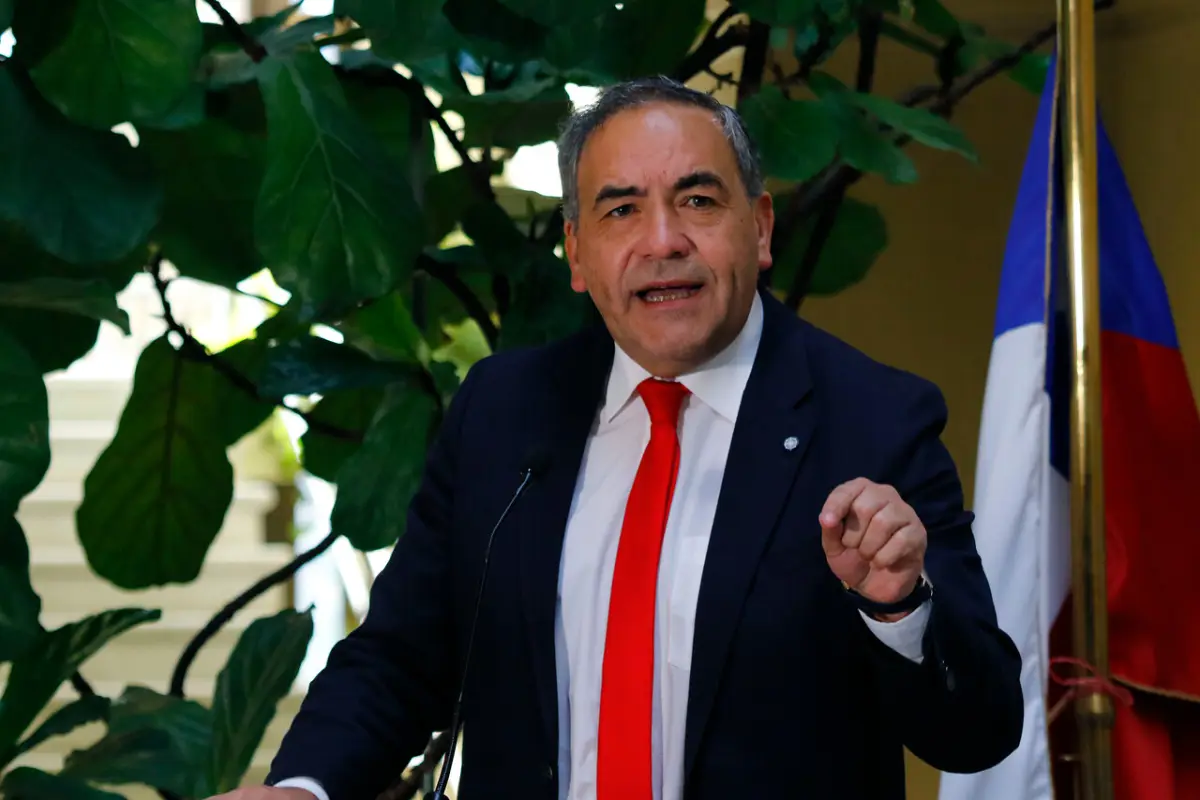 Fidel Espinoza, Agencia Uno