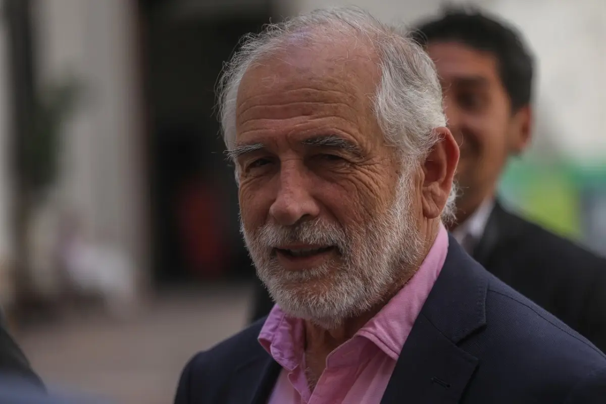 Carlos Montes, Agencia Uno