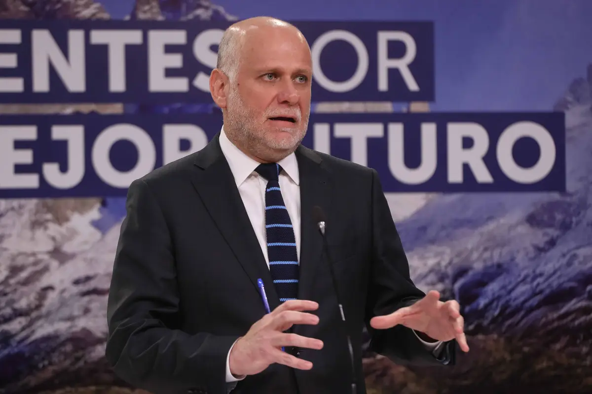 Álvaro Elizalde, Agencia Uno