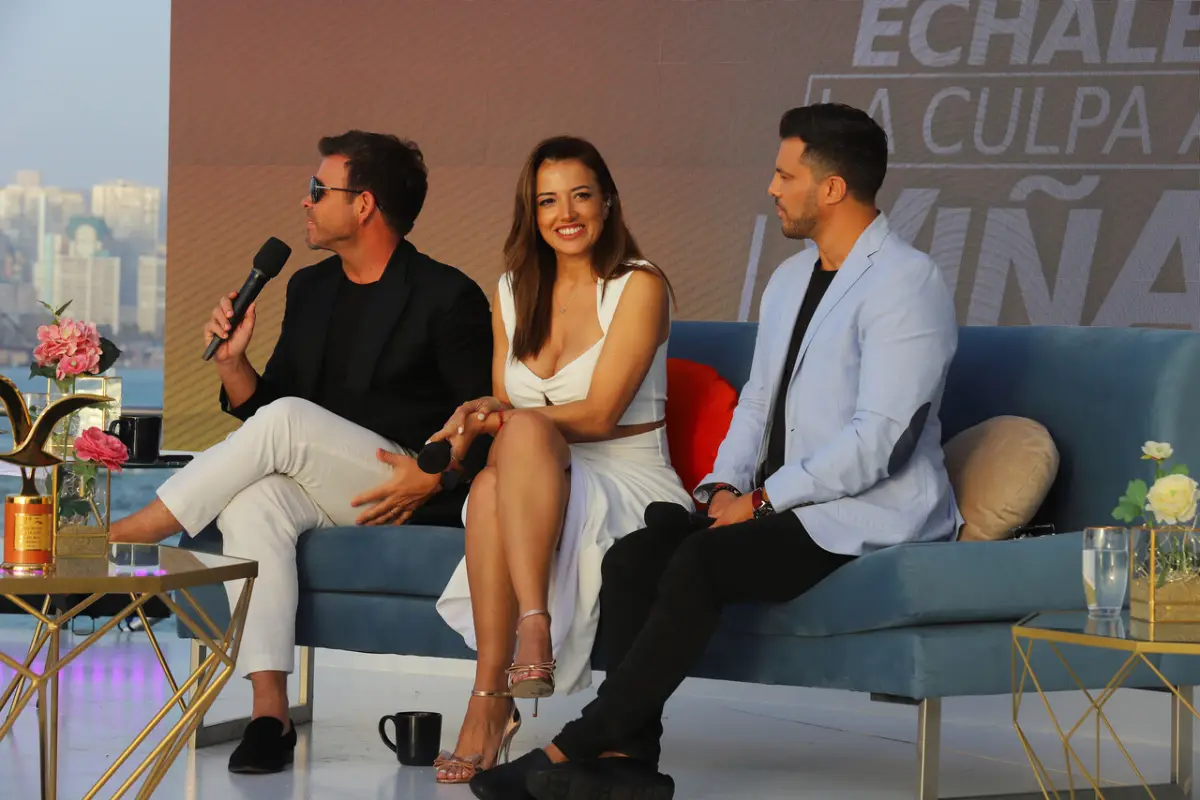 Yamila Reyna, Agencia Uno