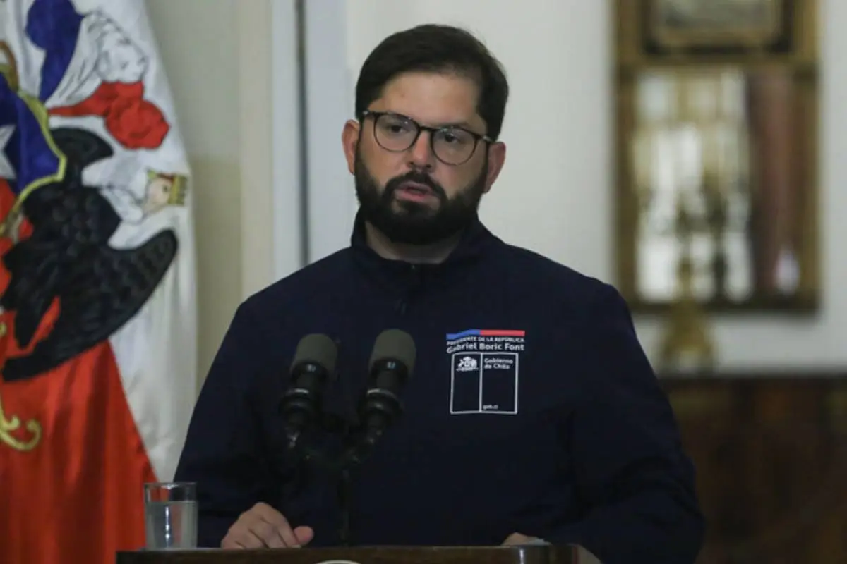 Gabriel Boric, Agencia Uno