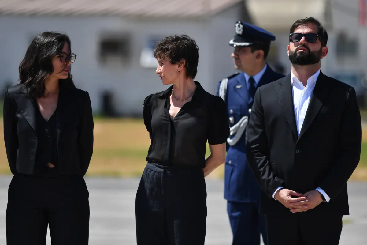 Camila Vallejo junto a Carolina Tohá y Gabriel Boric, Agencia Uno