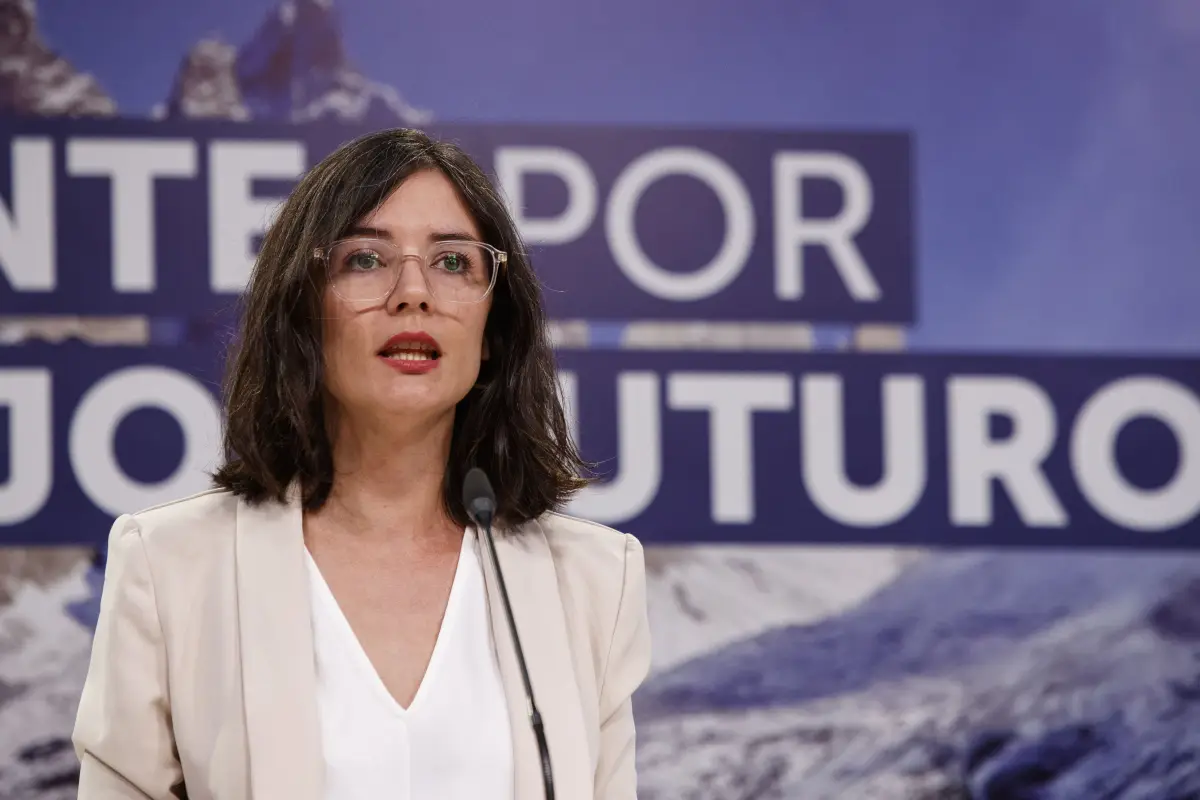 Camila Vallejo, Agencia Uno