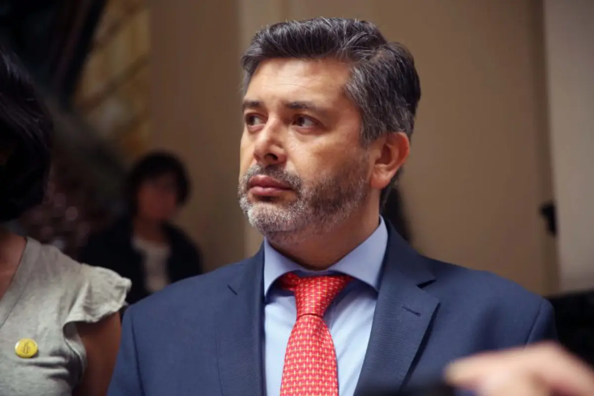 Juez Daniel Urrutia, Agencia Uno