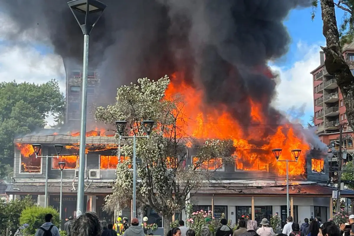 Incendio a Puerto Varas, @andresamengual