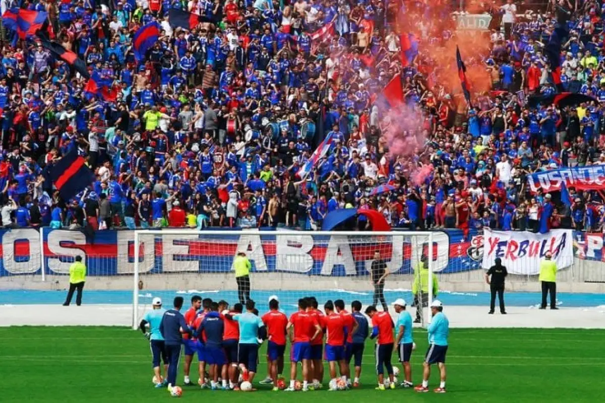 Universidad de Chile - Estadio Nacional, Redes sociales