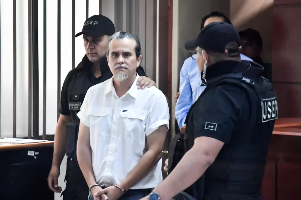 Carlos Contreras, Agencia Uno