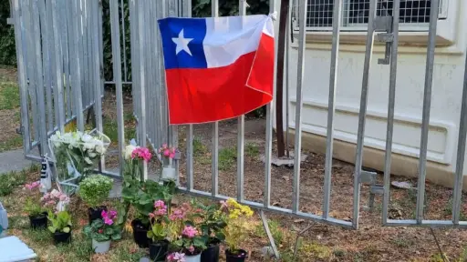 Adherentes de Piñera llegan a domicilio del ex Presidente, Twitter