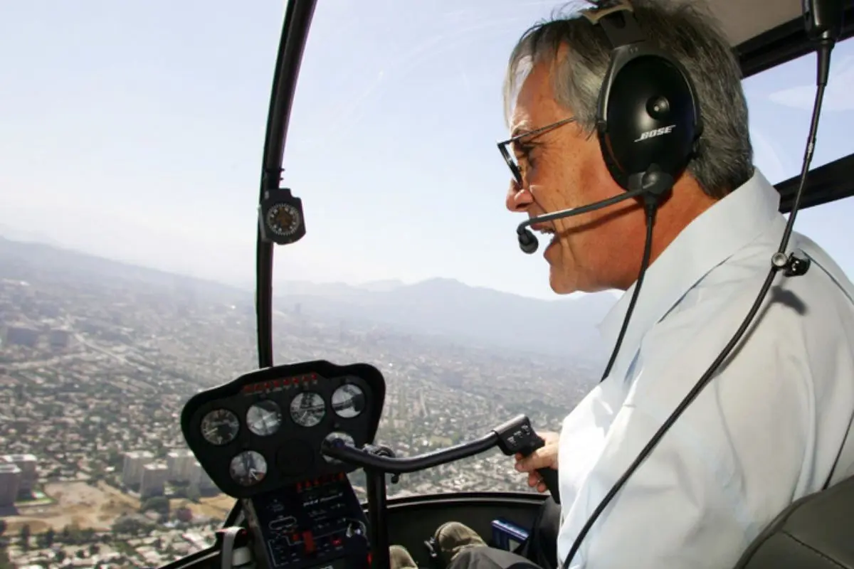Sebastián Piñera no pudo desabrochar su cinturón para saltar desde el helicóptero, Agencia Uno