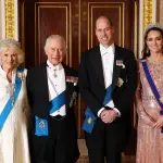 El rey y la reina de Reino Unido junto al príncipe y la princesa de Gales, The Royal Familiy
