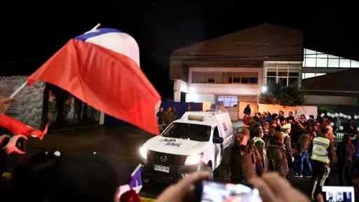 El cuerpo de Sebastián Piñera llegando a Valdivia, Agencia Uno