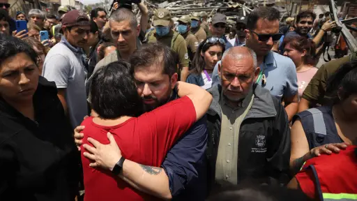 El Presidente visitó a víctimas de los incendios, Agencia Uno