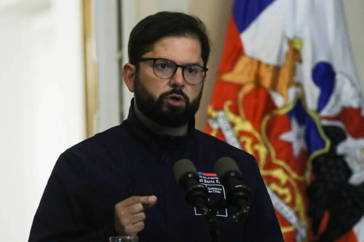 Presidente Gabriel Boric, Agencia Uno