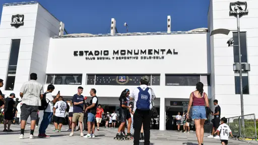 Colo Colo subasta, Agencia Uno