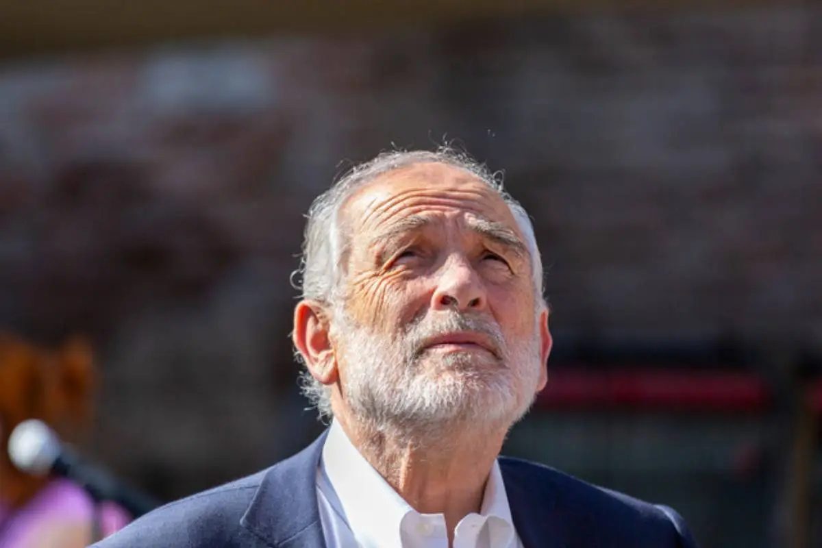 Carlos Montes, Agencia Uno