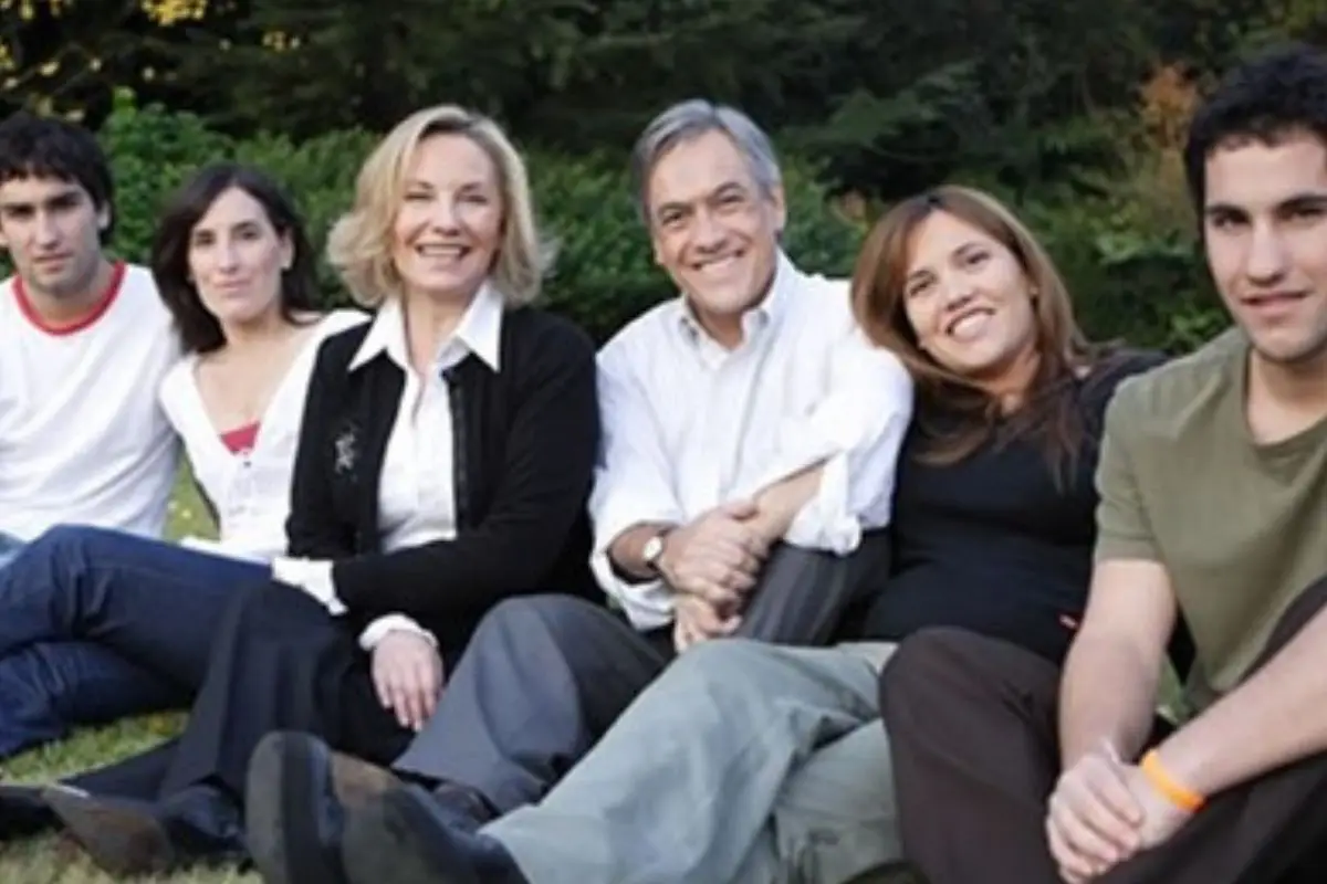 La familia Piñera Morel junto al fallecido ex Presidente, Instagram