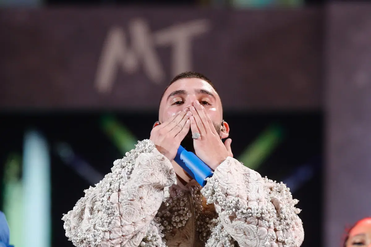 Manuel Turizo, Agencia Uno