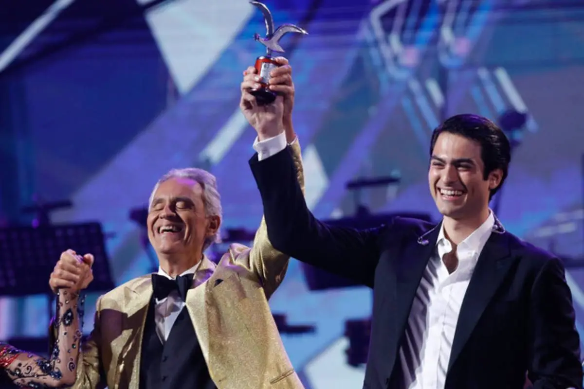 Andrea y Matteo Bocelli, Agencia Uno