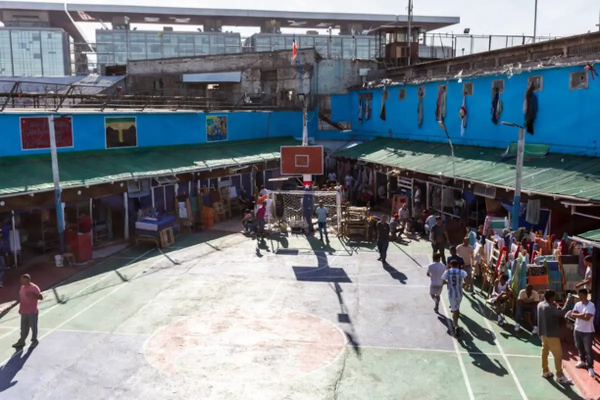 cárcel, Agencia Uno