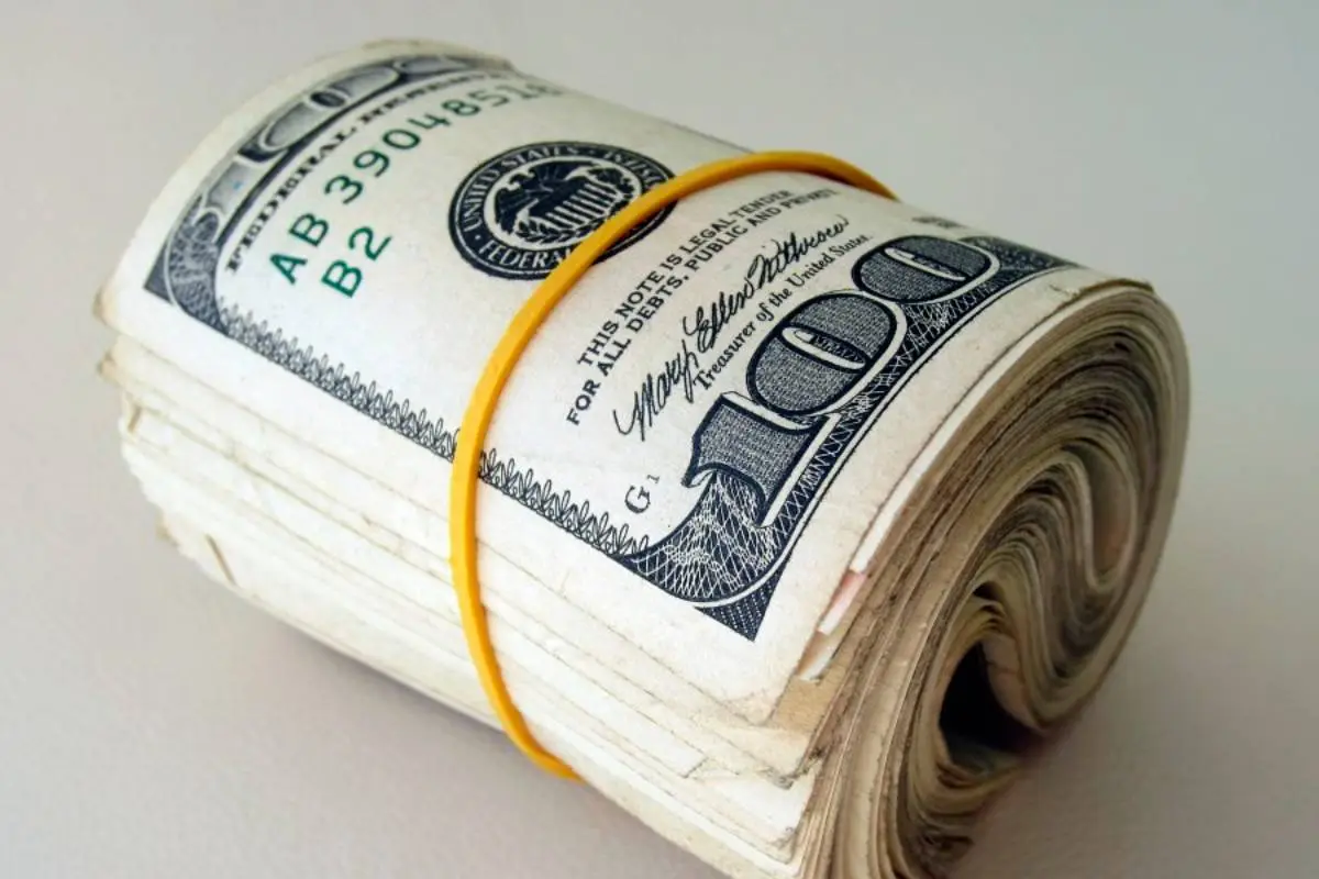 Dólares, redes sociales