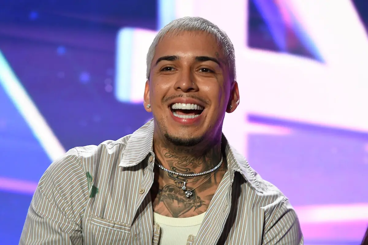 Young Cister, Agencia Uno