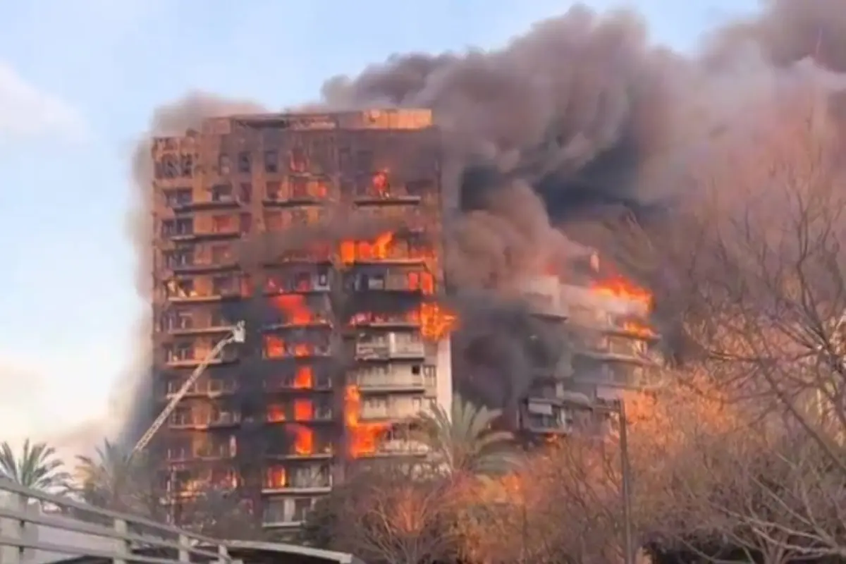 Incendio edificio Valencia, Captura video, redes sociales