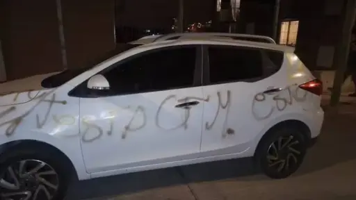auto vandalizado, cedida