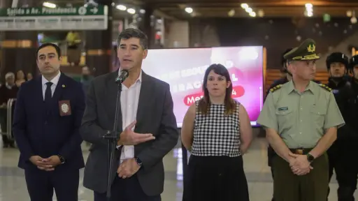 Metro de Santiago presenta plan para marzo, Agencia UNO