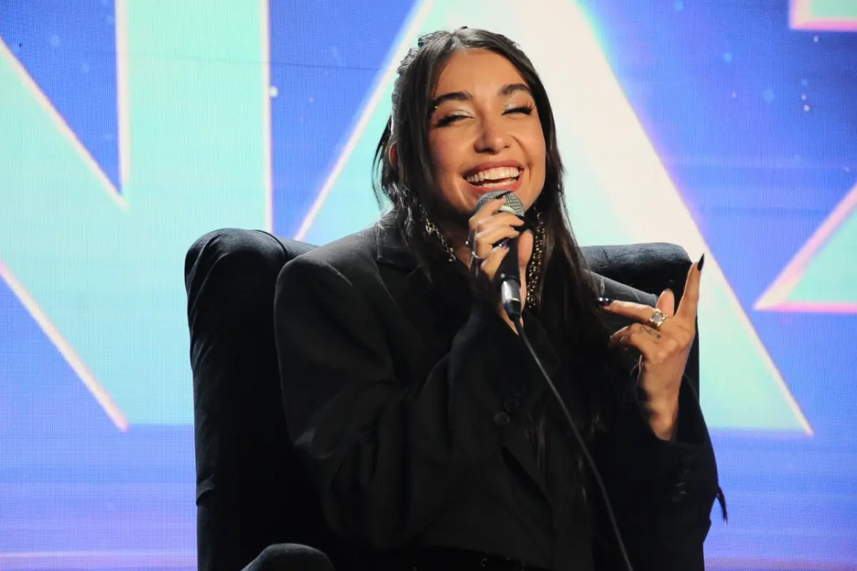 María Becerra, Agencia Uno