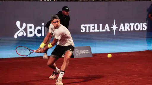 Alejandro Tabilo vs Tomas Barrios durante el partido por el Chile Open ATP 250 Santiago en el Court Central de San Carlos de Apoquindo., Agencia Uno