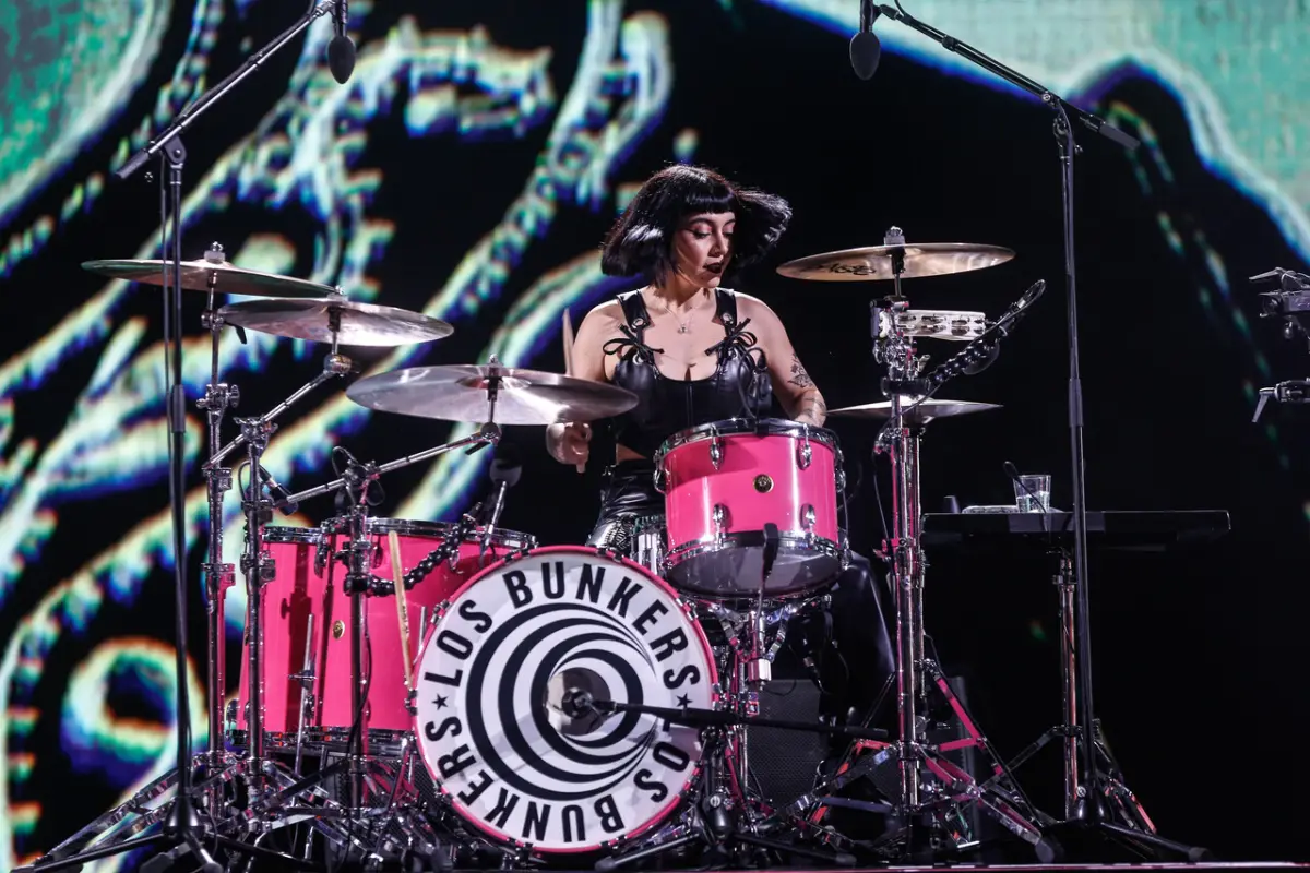 Los Bunkers, Agencia Uno