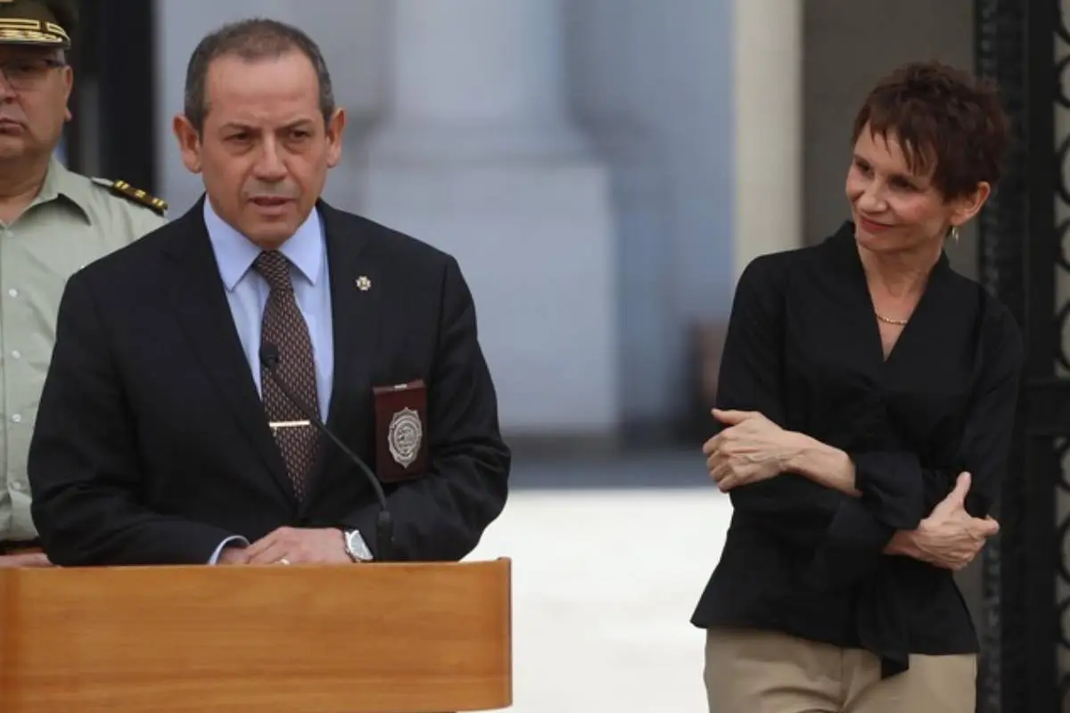 Carolina Tohá-Sergio Muñoz, Agencia Uno