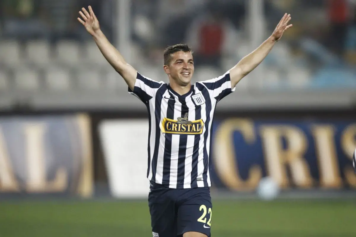 Gabriel Costa defiende a Alianza Lima, Alianza Lima