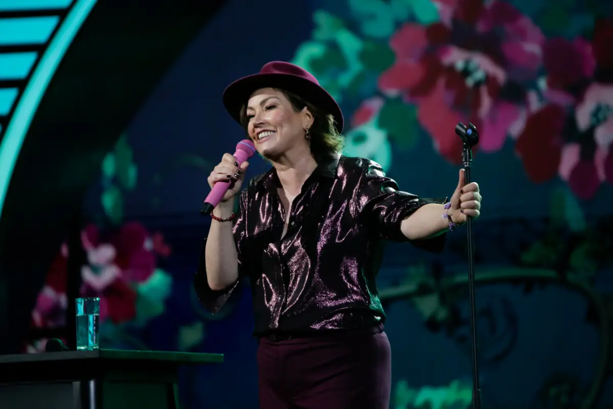 Javiera Contador, Agencia Uno