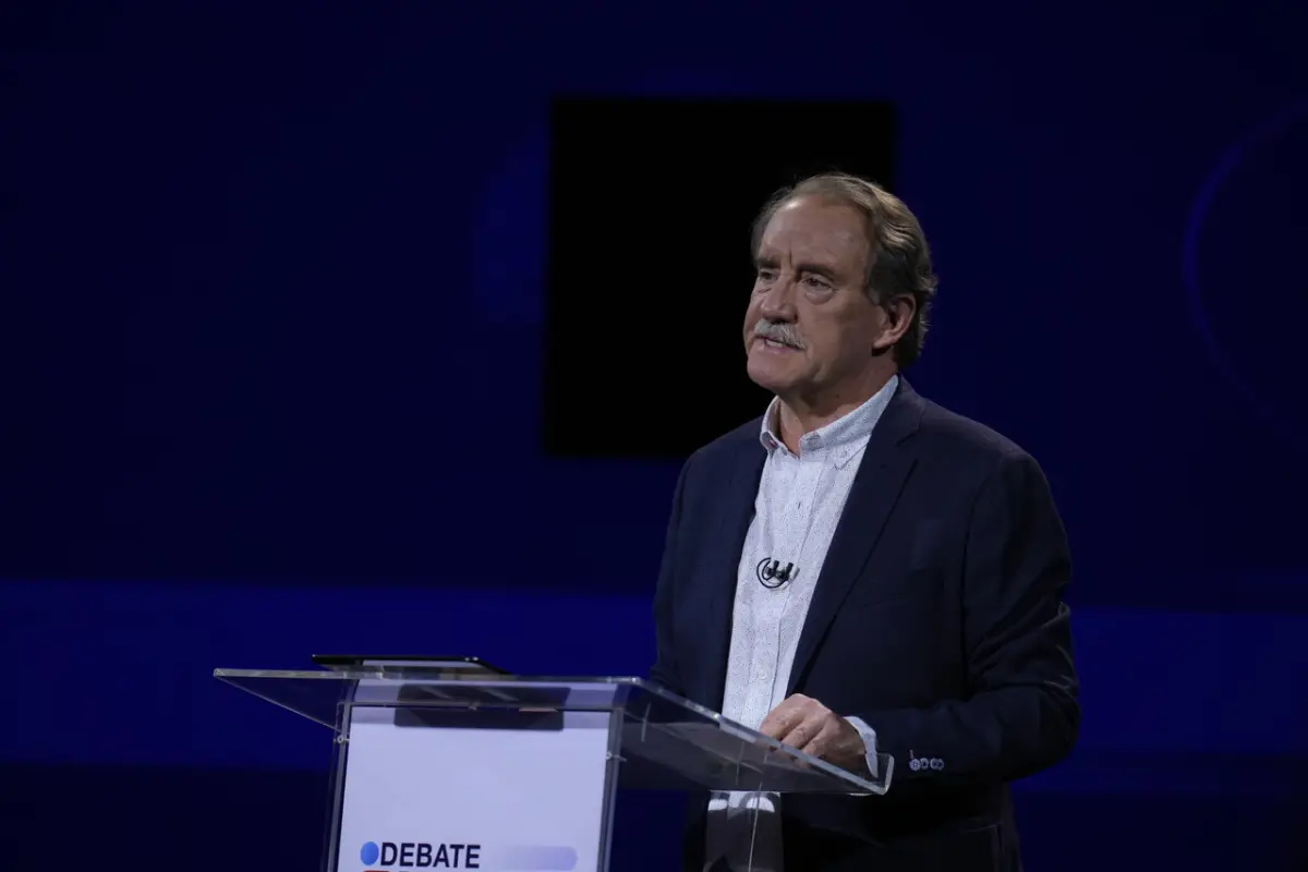 Eduardo Artés, Agencia Uno